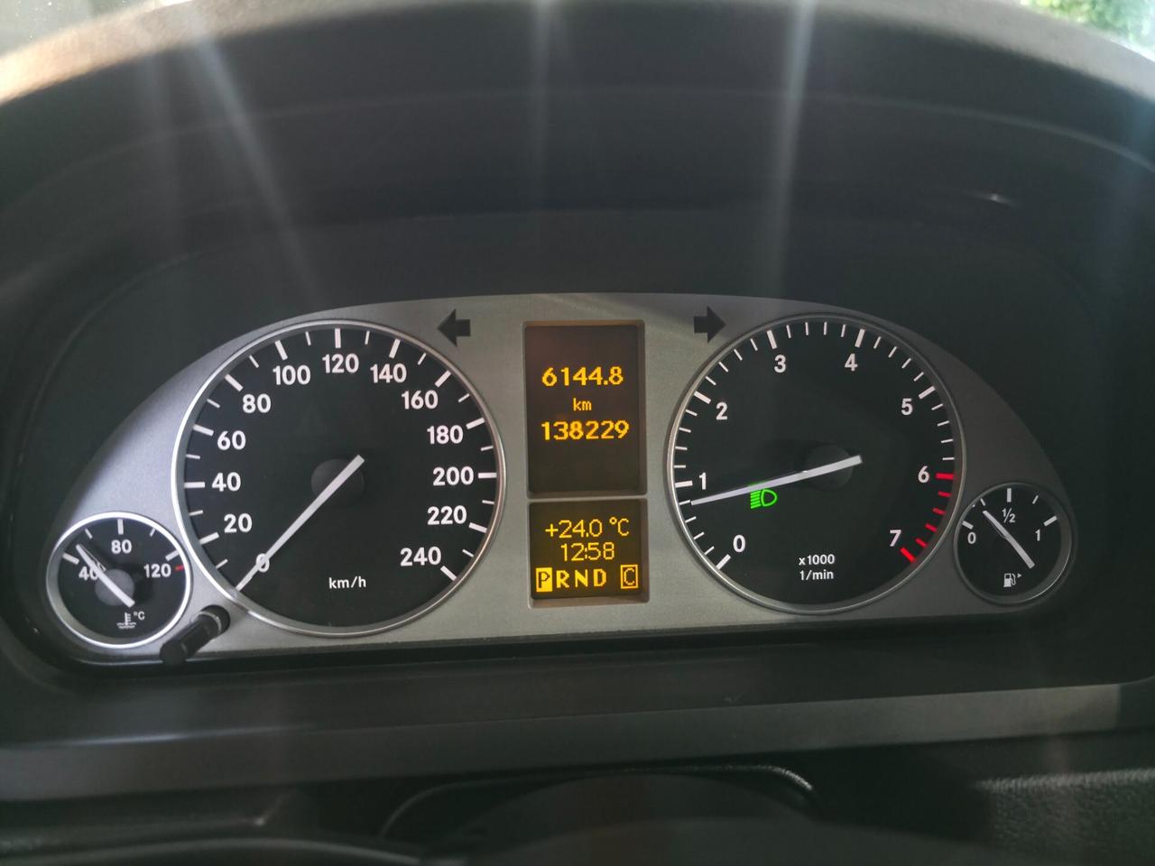 Mercedes-benz B 180 AUTOMATIC