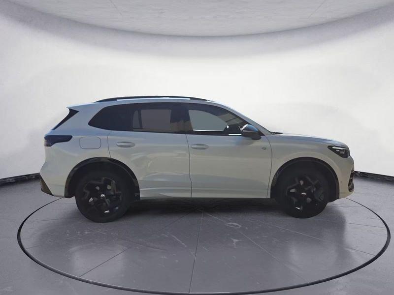 Volkswagen Tiguan 2.0 TDI 142KW SCR R-Line DSG 4MOTION DCC HEAD-UP CAMERA