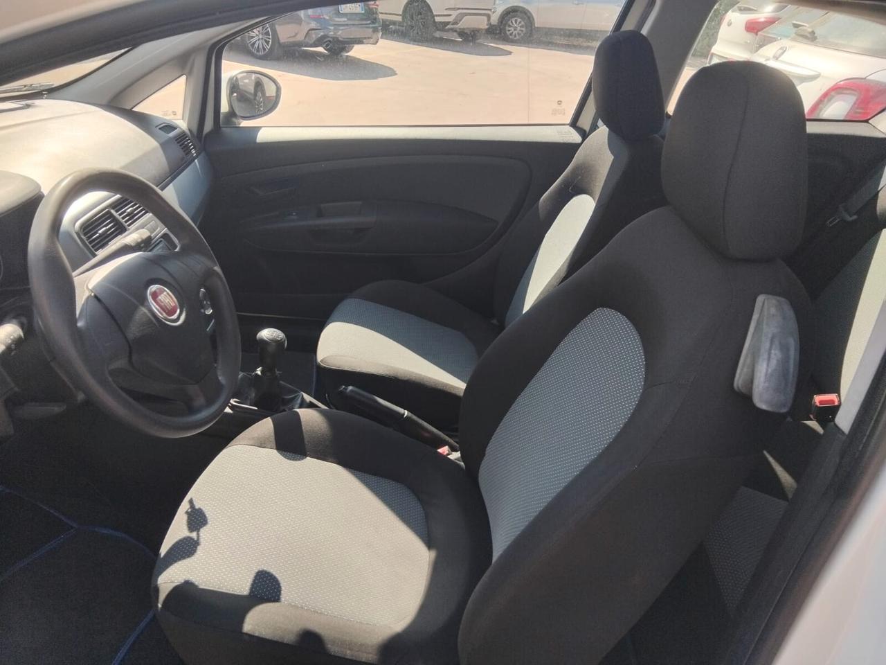 FIAT GRANDE PUNTO 1.3 MULTIJET CON 12 MESI DI GARANZIA