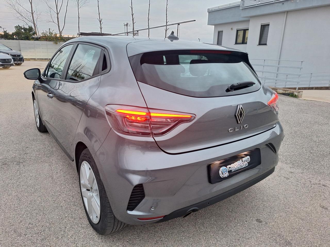 Renault Clio EVOLUTION 1.0 TCe 90cv NAV - 2024