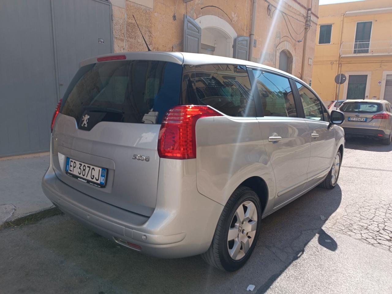 Peugeot 5008 1.6 HDi 112CV ALLURE FULL 7 POSTI