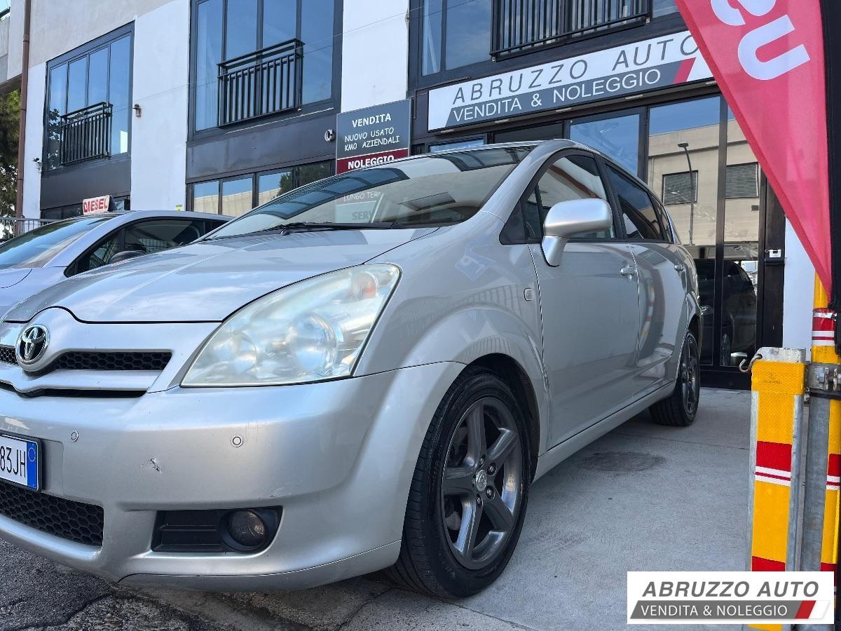 TOYOTA Corolla Verso 2.2 16V D-4D D-Cat
