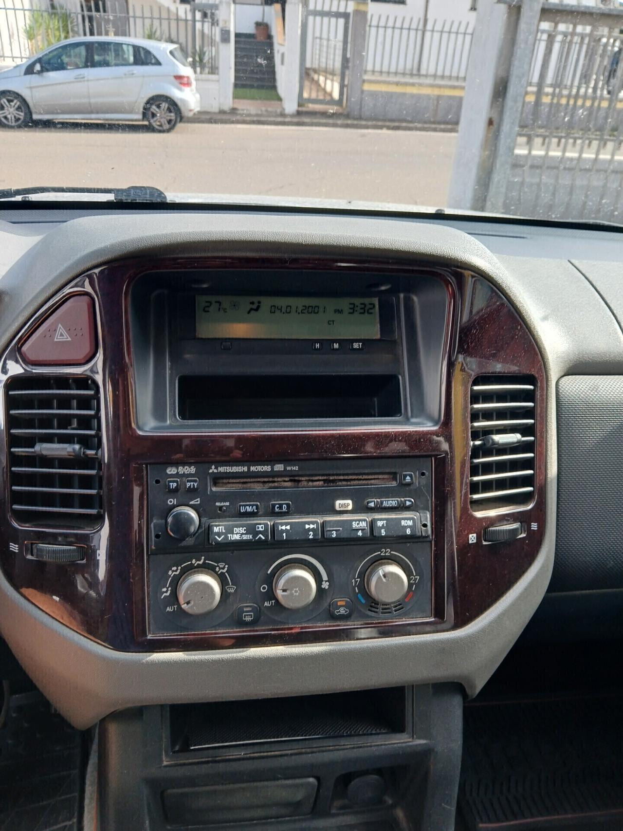 MITSUBISHI Pajero GLS1 3.200 DI-D 160cv 3porte