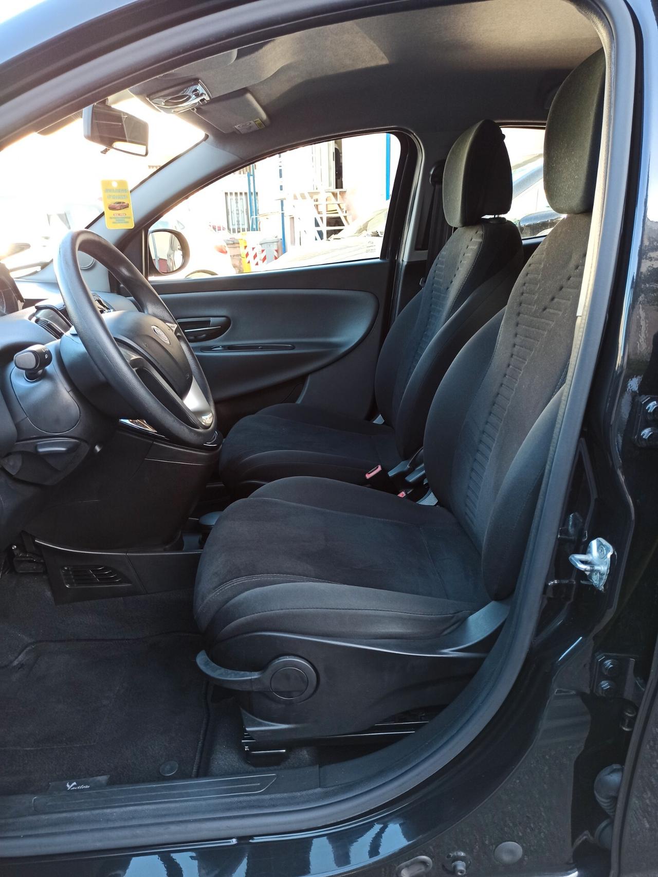 Lancia Ypsilon 1.2 69 CV 5 porte Gold Impeccabile!!!!!