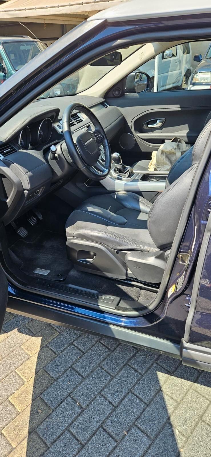 Land Rover Range Evoque 2.2 TD4 5p. Pure