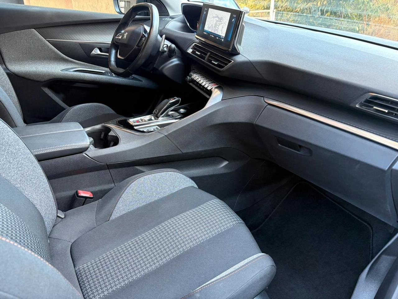 Peugeot 3008 BlueHDi 130 S&S EAT8 Active Pack