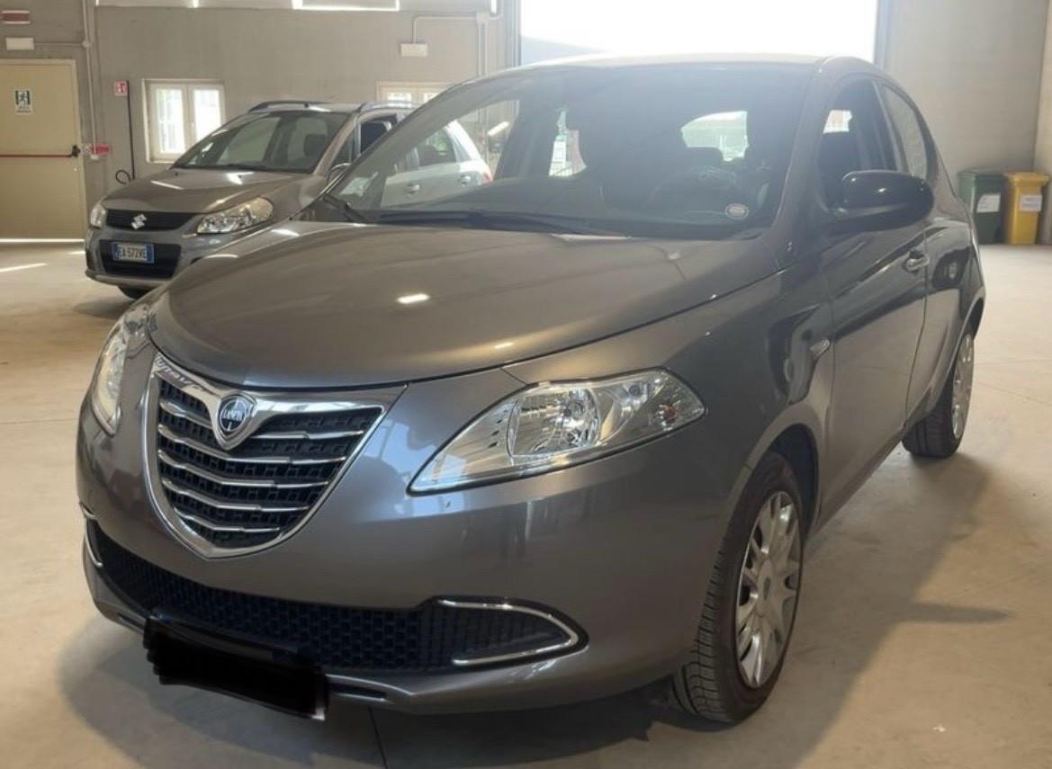 Lancia Ypsilon 1.2 69 CV 5 porte Gold-Km 87700–