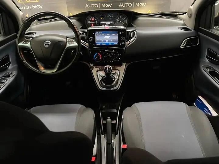 Lancia Ypsilon 1.0 FireFly 5 porte S&S Hybrid Gold