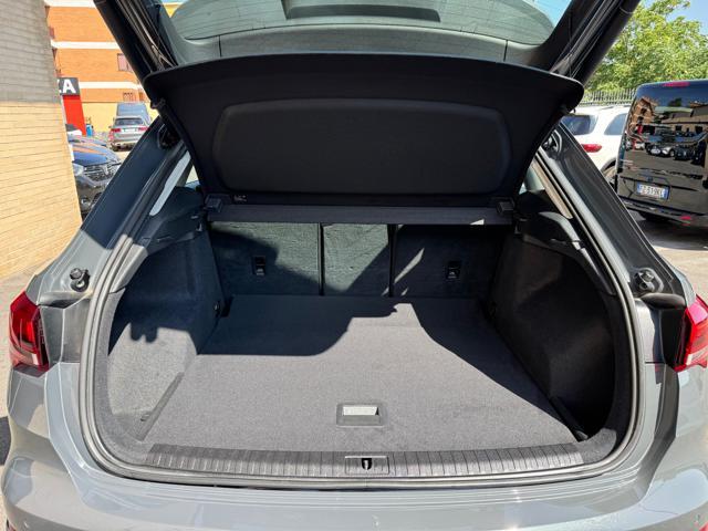 AUDI Q3 35 TDI S tronic Business