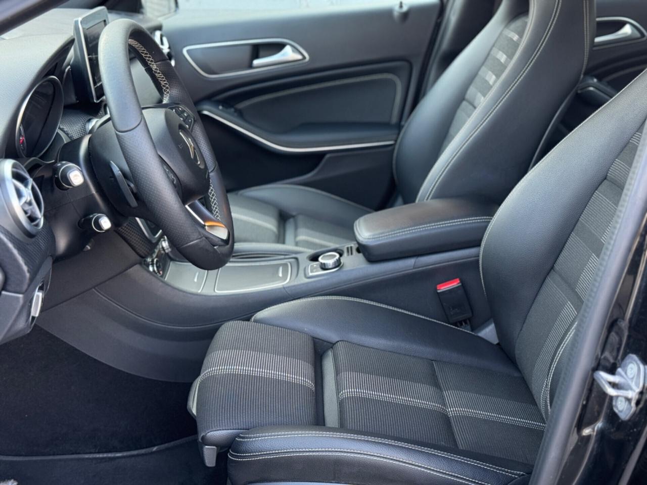Mercedes-benz A 180 AMG Line - Premium Next auto
