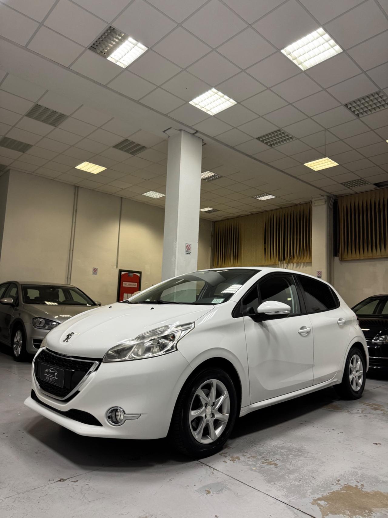 Peugeot 208 1.4 HDi 68 CV 5 porte Allure