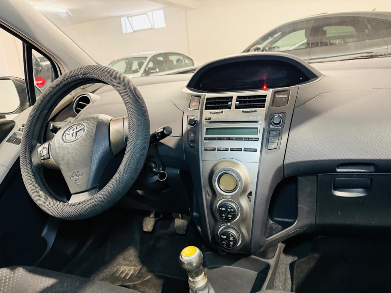 Toyota Yaris 1.0 5 porte Sol*NEOPATENTATI*