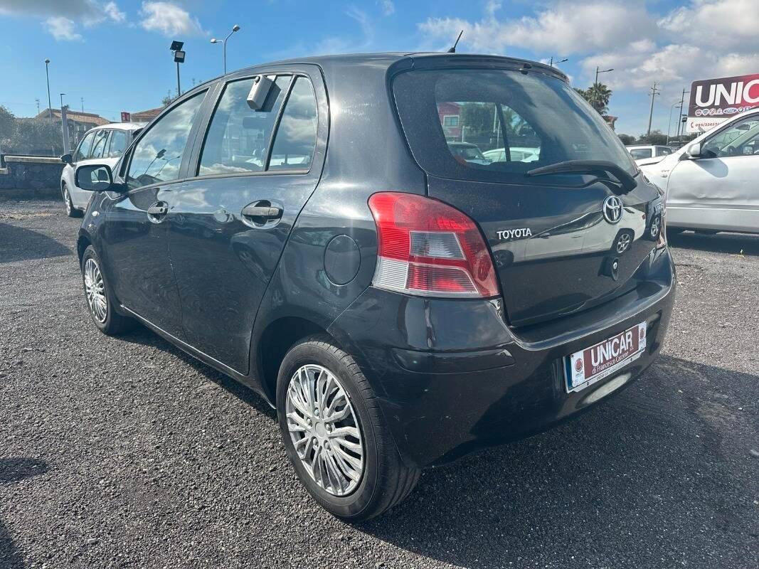 Toyota Yaris 1.0 5p