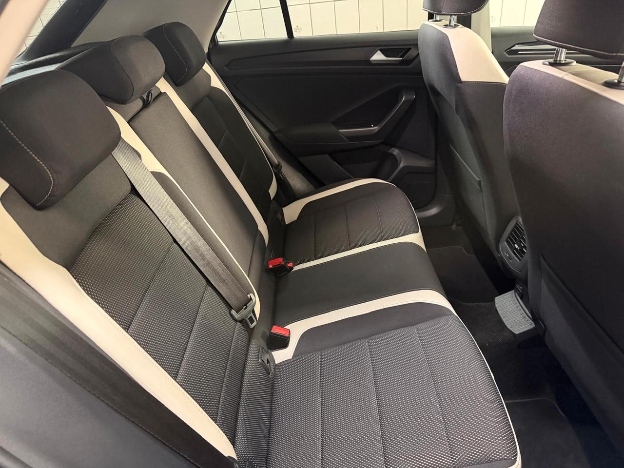 Volkswagen T-Roc 1.6 TDI SCR Advanced BlueMotion Technology