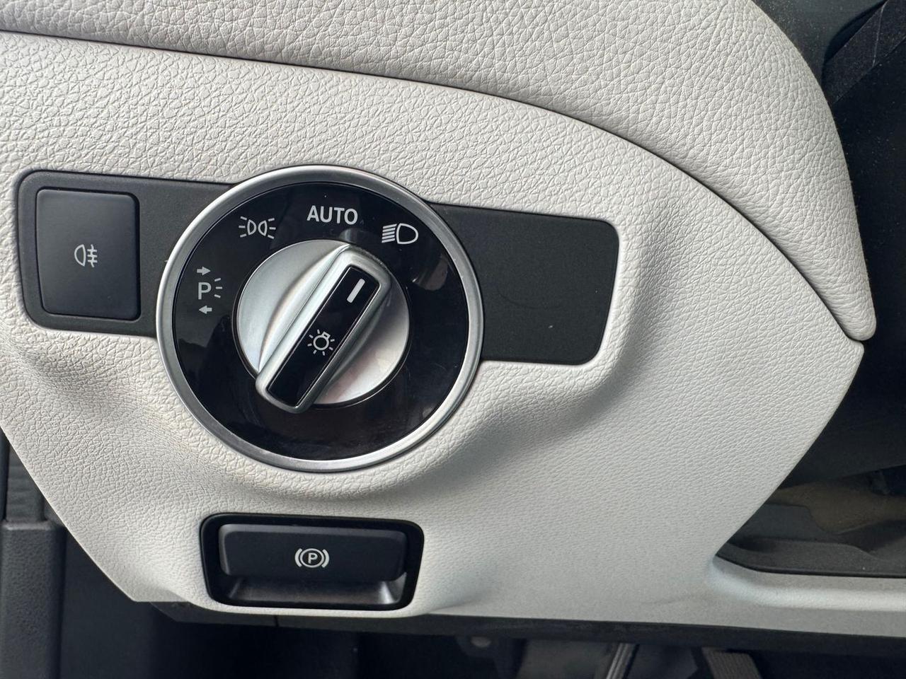 Mercedes-Benz GLA 200 Premium GLA 200 D TET #9904