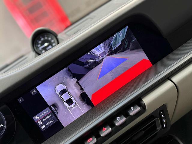 PORSCHE 911 Carrera 4