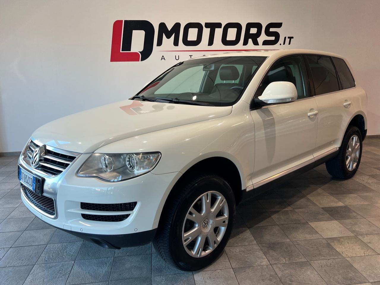 Volkswagen Touareg 2.5 tdi R5 Executive dpf FL