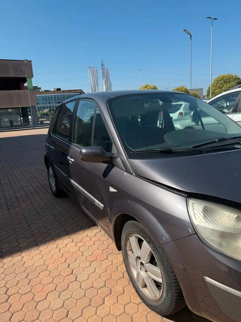 Renault Scenic Grand Scénic 1.9 dCi Luxe Dynamique