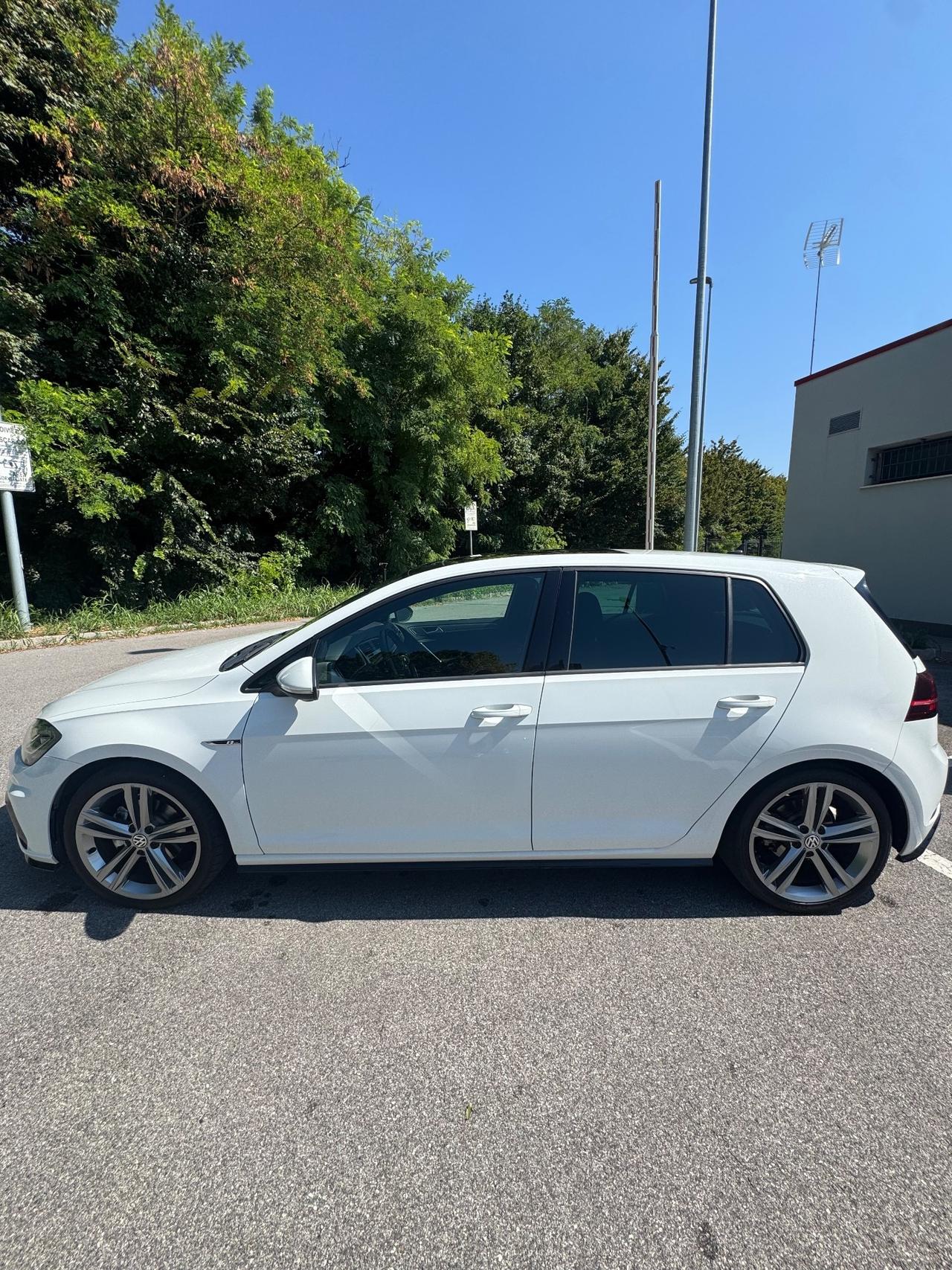 Volkswagen Golf 2.0 TDI 5p. R-Line