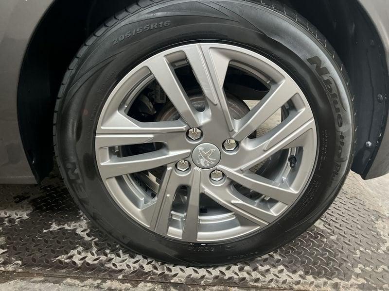 Peugeot 208 208 1.2 puretech Active s&s 75cv TUA D A139,OO EURO AL MESE