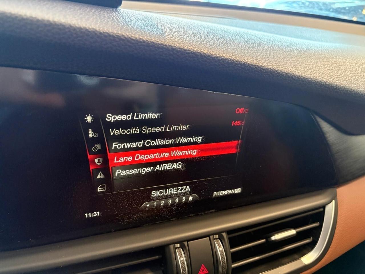 Alfa Romeo Giulia SUPER 2.2 Turbodiesel 180 CV 6mt UNICO PR.