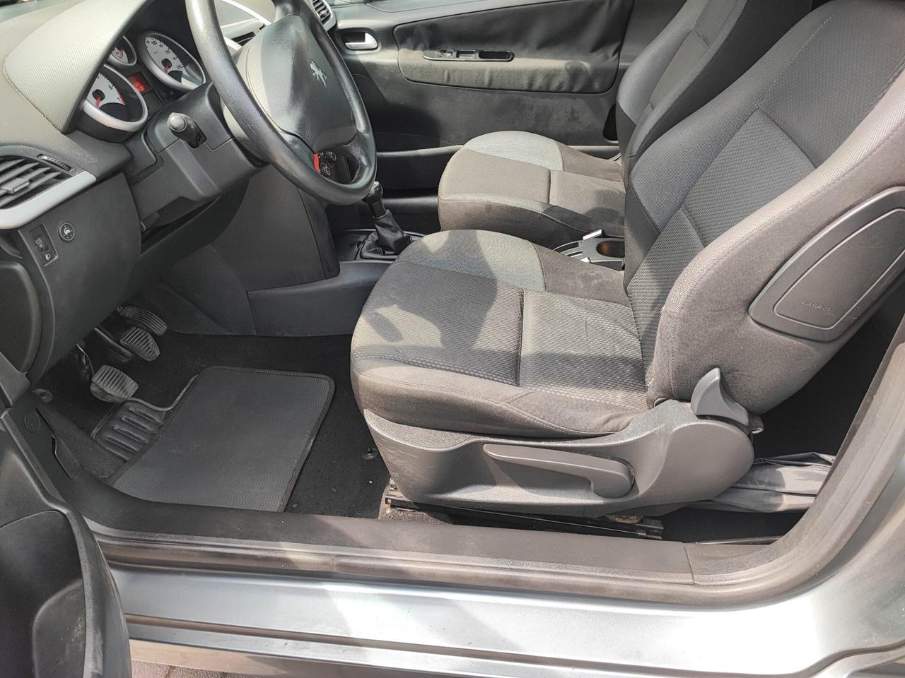 Peugeot 207 1.4 GPL uni-pro