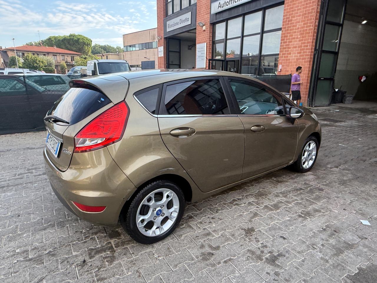 Ford Fiesta Ikon 1.4 TDCi 70CV 5 porte