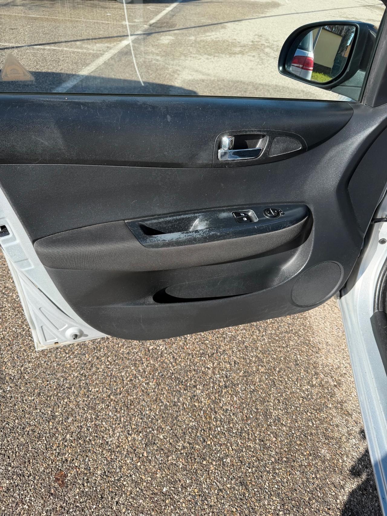 Hyundai i20 1.2 Gpl - NEOPATENTATI - 12 MESI DI GARANZIA -