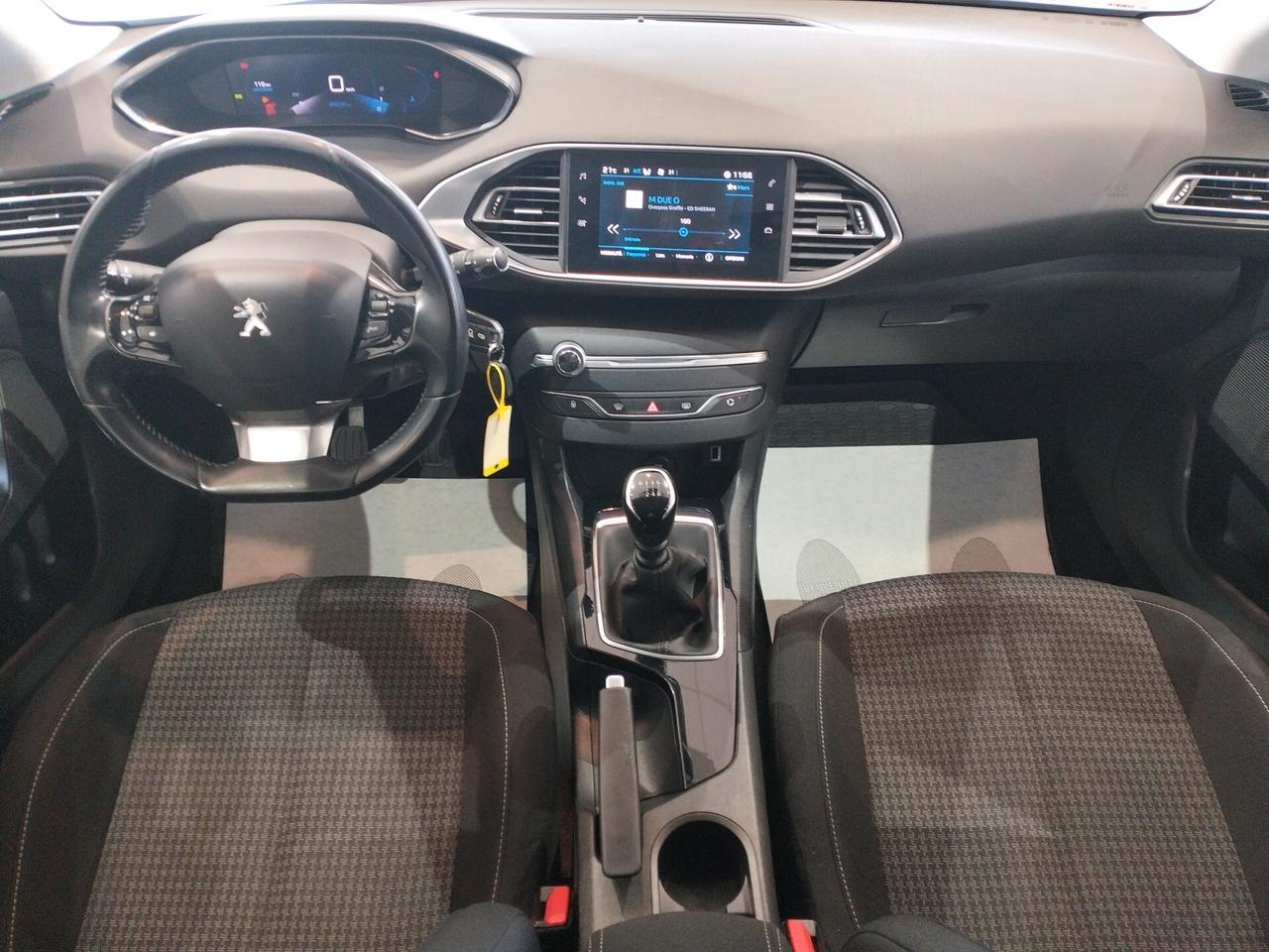 Peugeot 308 5p 1.5 bluehdi Active *99.000 KM*