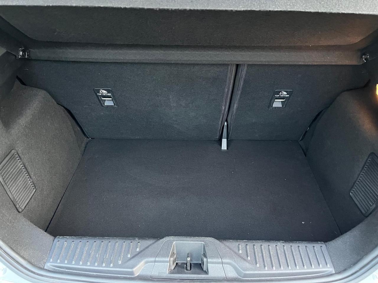 Ford fiesta 5P-1100 benz-km 42000-2023