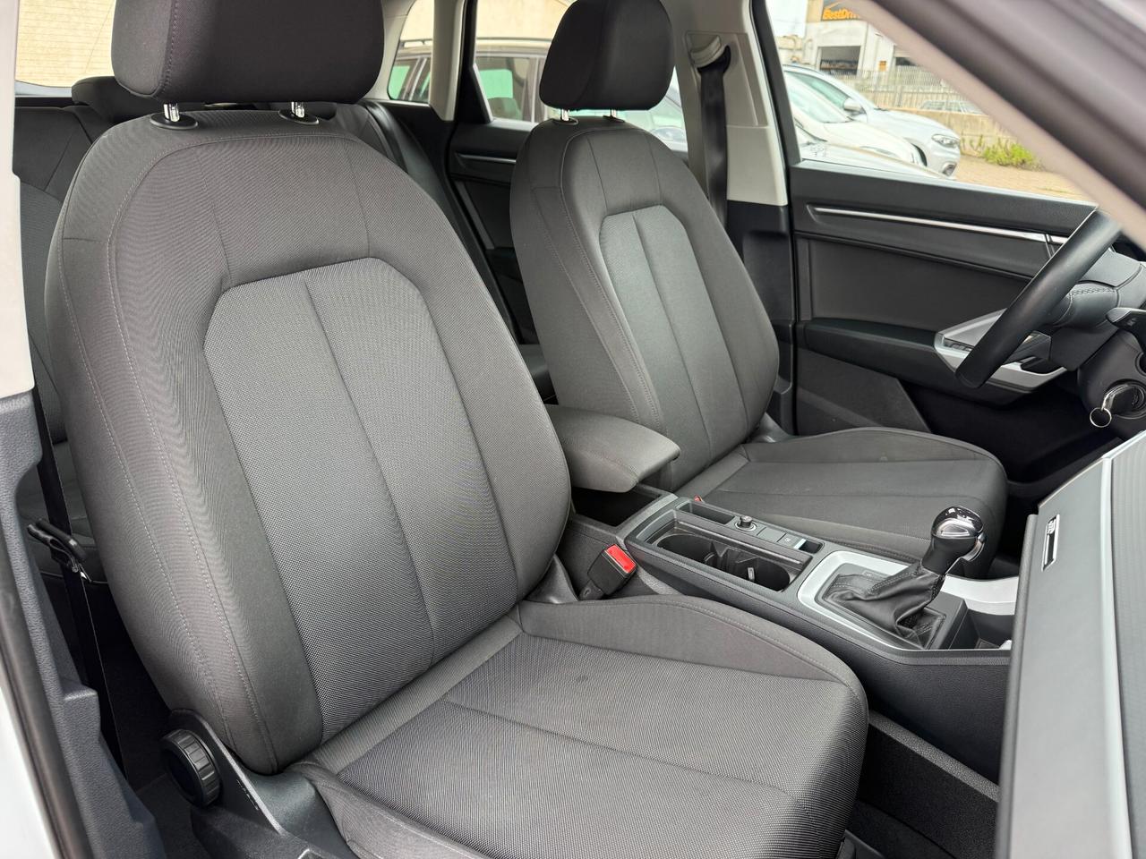 Audi Q3 35 TDI S tronic Business Advanced Matrix