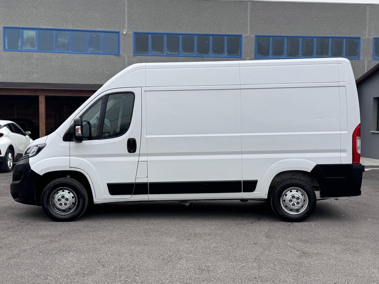 Peugeot Boxer 330 L2H2 2.2 BlueHDi 140cv S&S