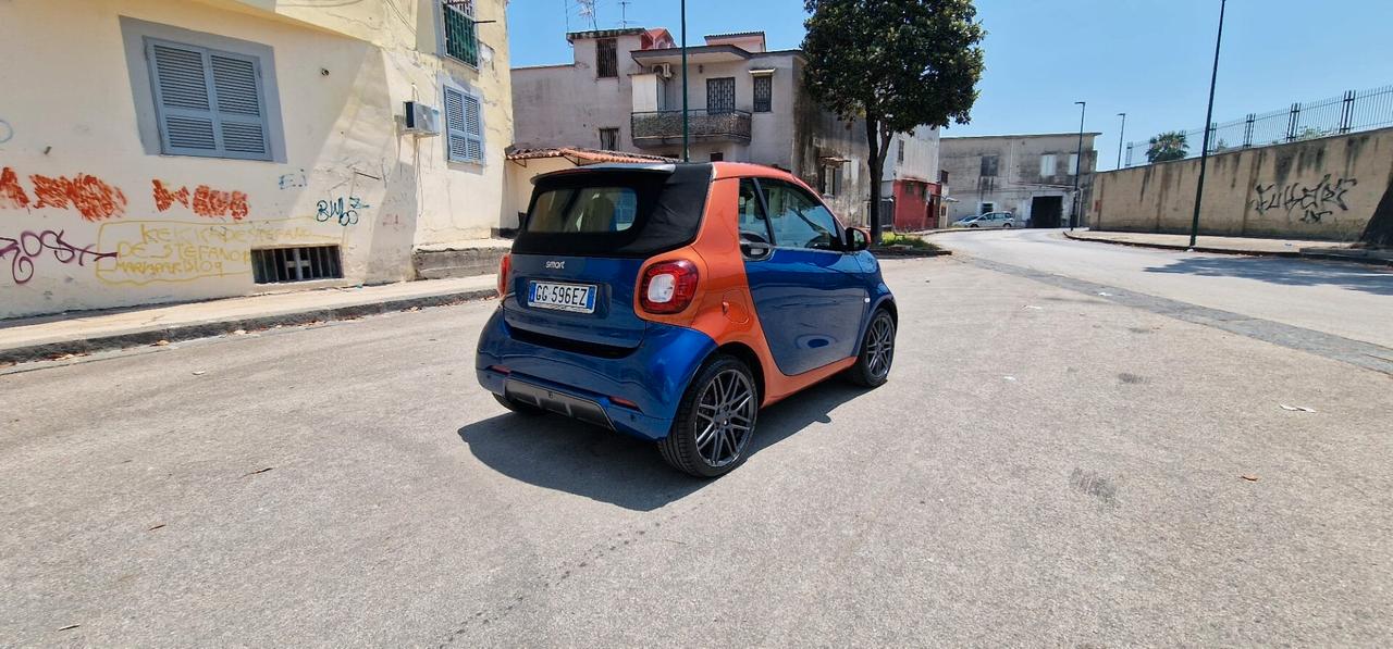 Smart ForTwo 0.9 Turbo 90cv twinamic cabrio Prime AUTOMATICA ALLESTIMENTO BRABUS