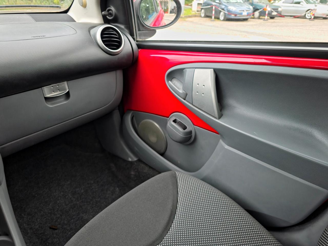 Toyota Aygo 1.0 12V VVT-i 5 porte Sol CV-68 2008-E4 Manuale NEO