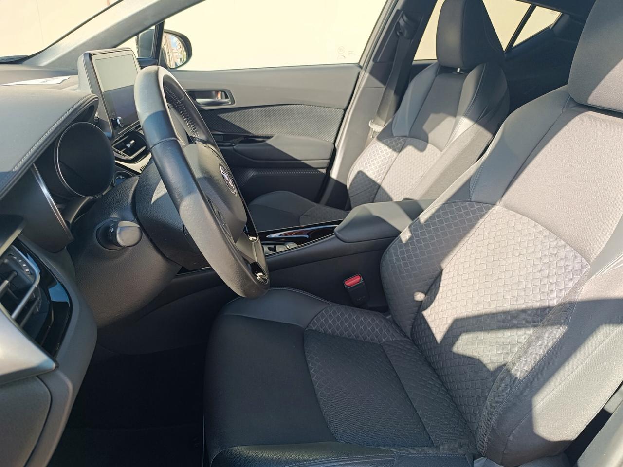 Toyota C-HR 2.0 Hybrid E-CVT Trend