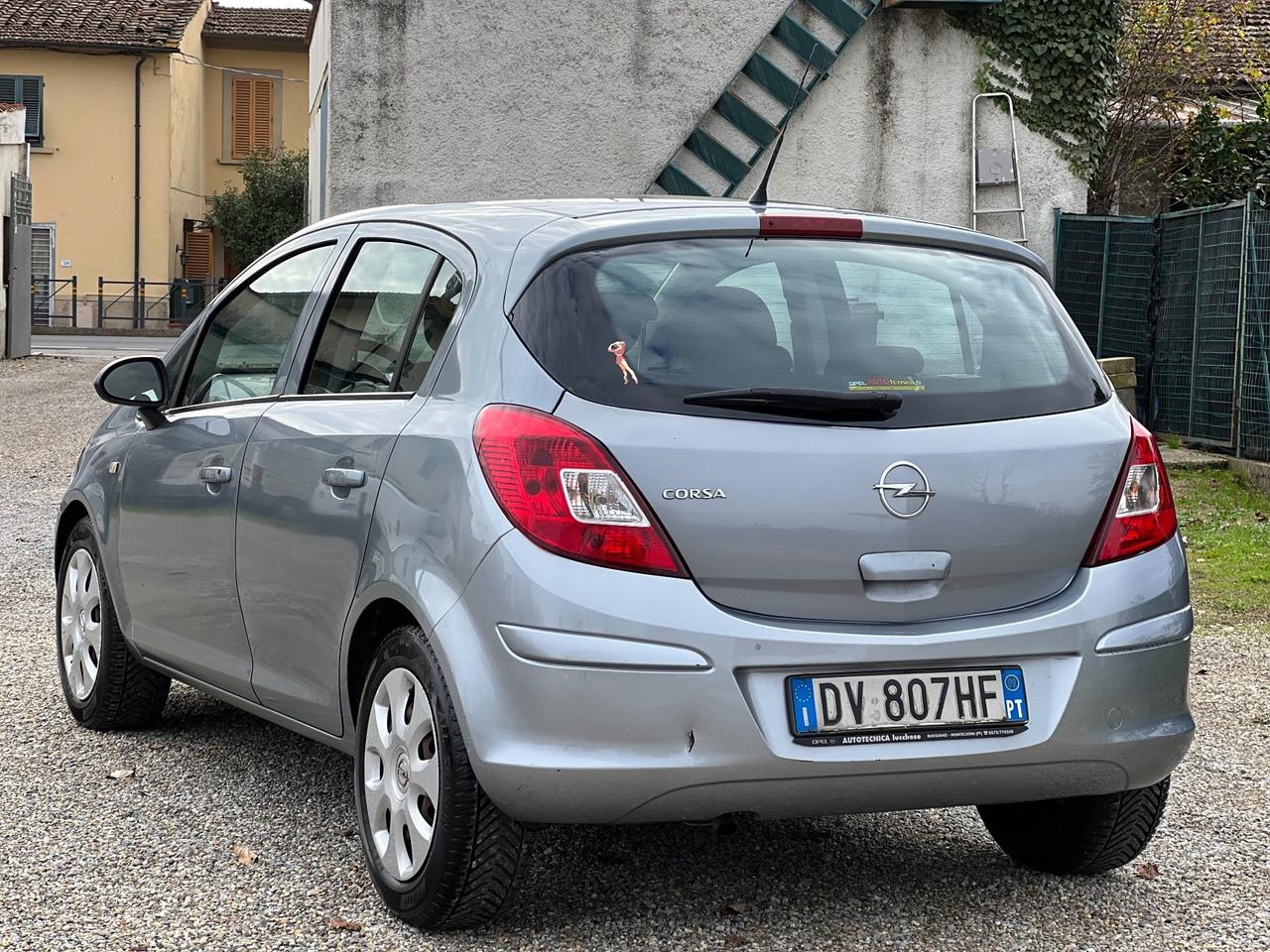 Opel Corsa 1.2 5 porte