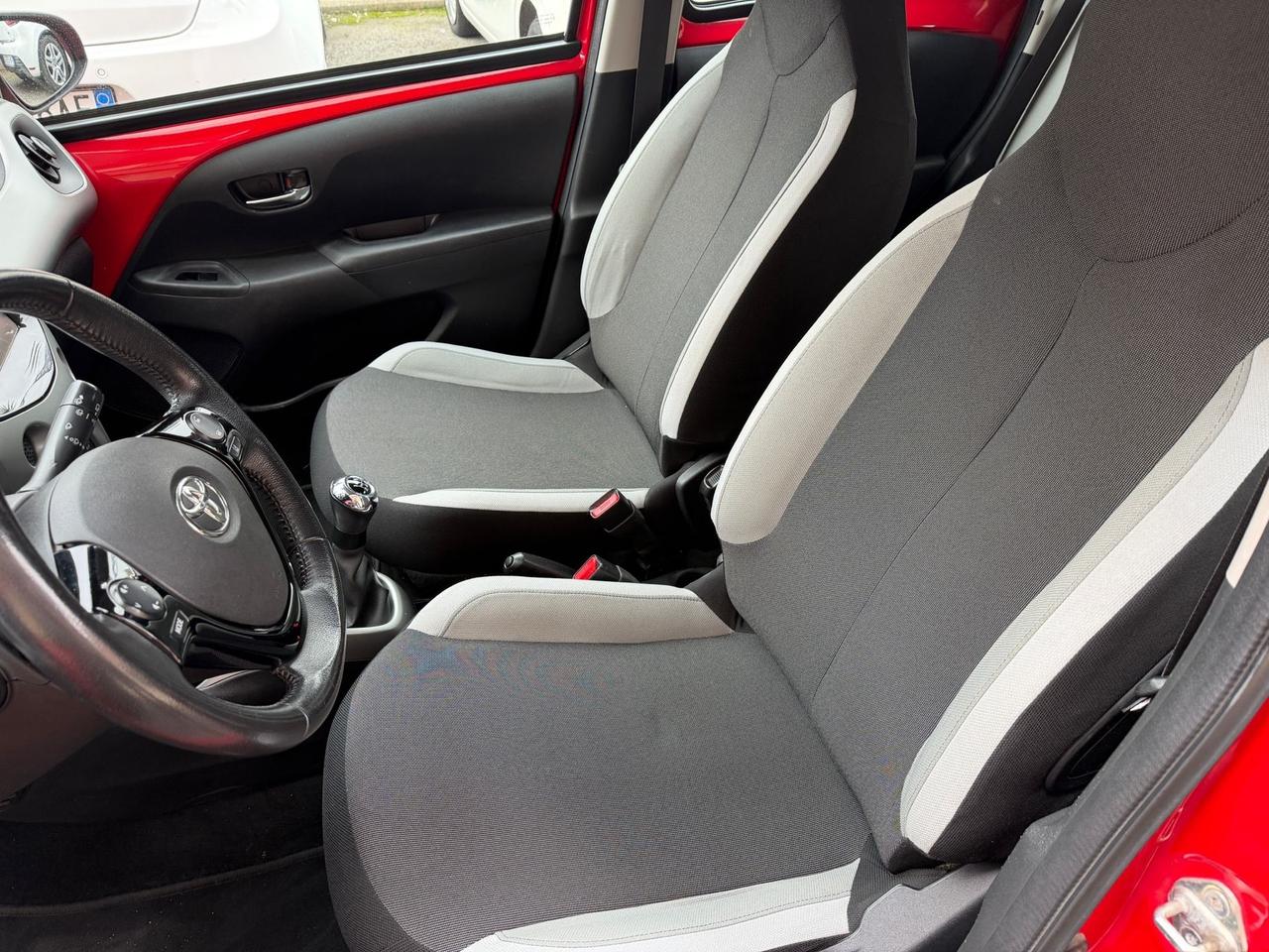 Toyota Aygo 1.0 VVT-i 69CV x-play *NEOPATENTATI*