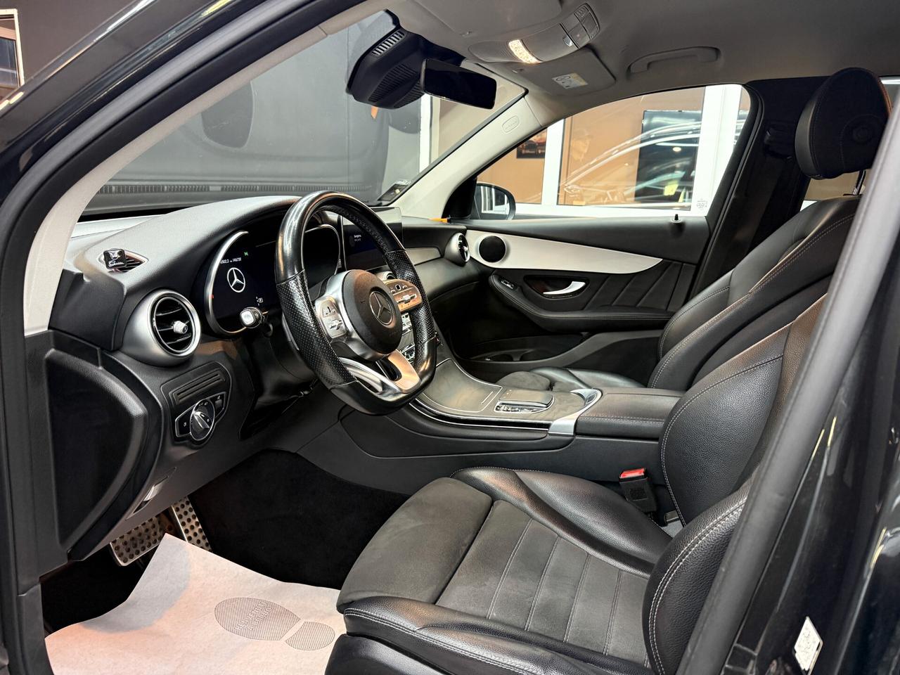Mercedes Benz GLC 300D 4MATIC PREMIUM