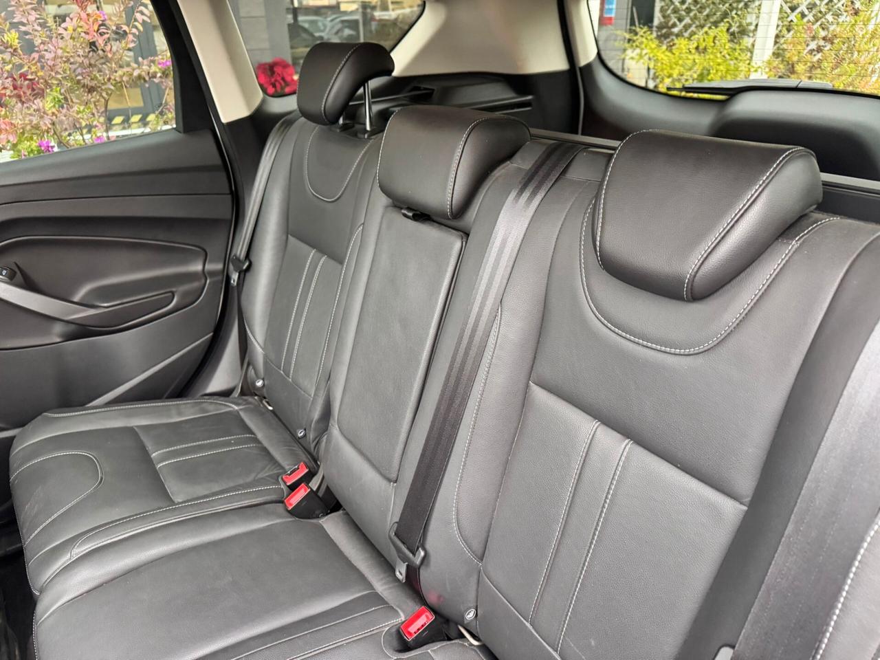 Ford Kuga 2.0 TDCI 163 CV 4WD Powershift Titanium