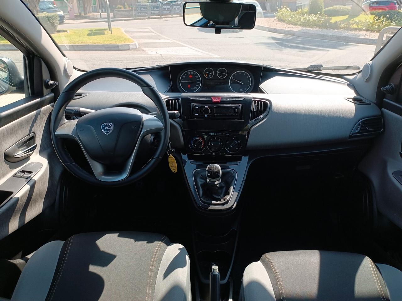 Lancia Ypsilon 1.2 69 CV 5 GPL Ecochic Silver