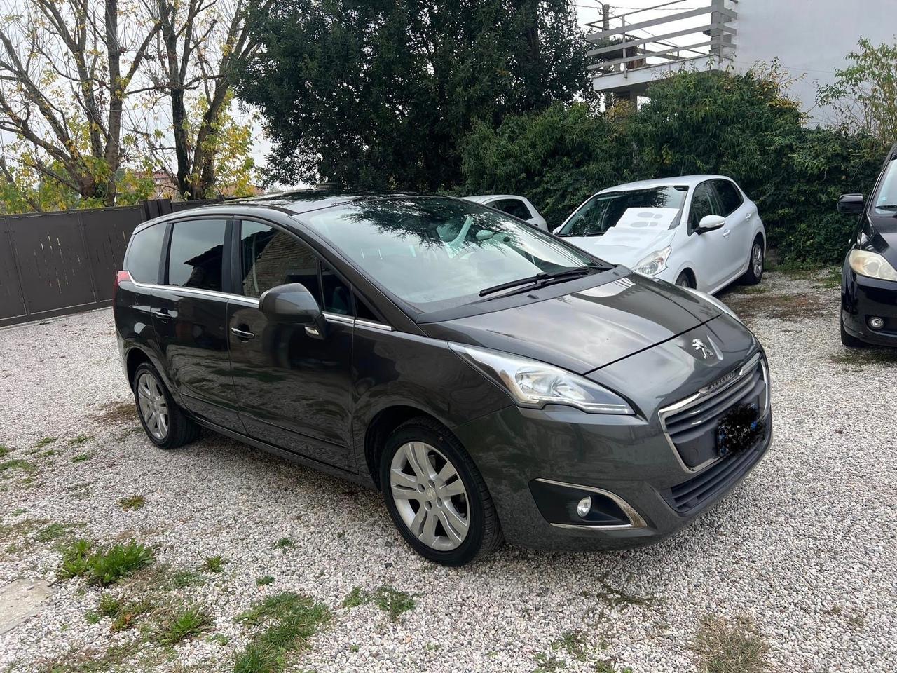 Peugeot 5008 BlueHDi 120 S&S Allure