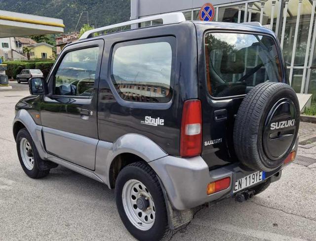 SUZUKI Jimny 1.3i 16V cat 4WD JLX Più