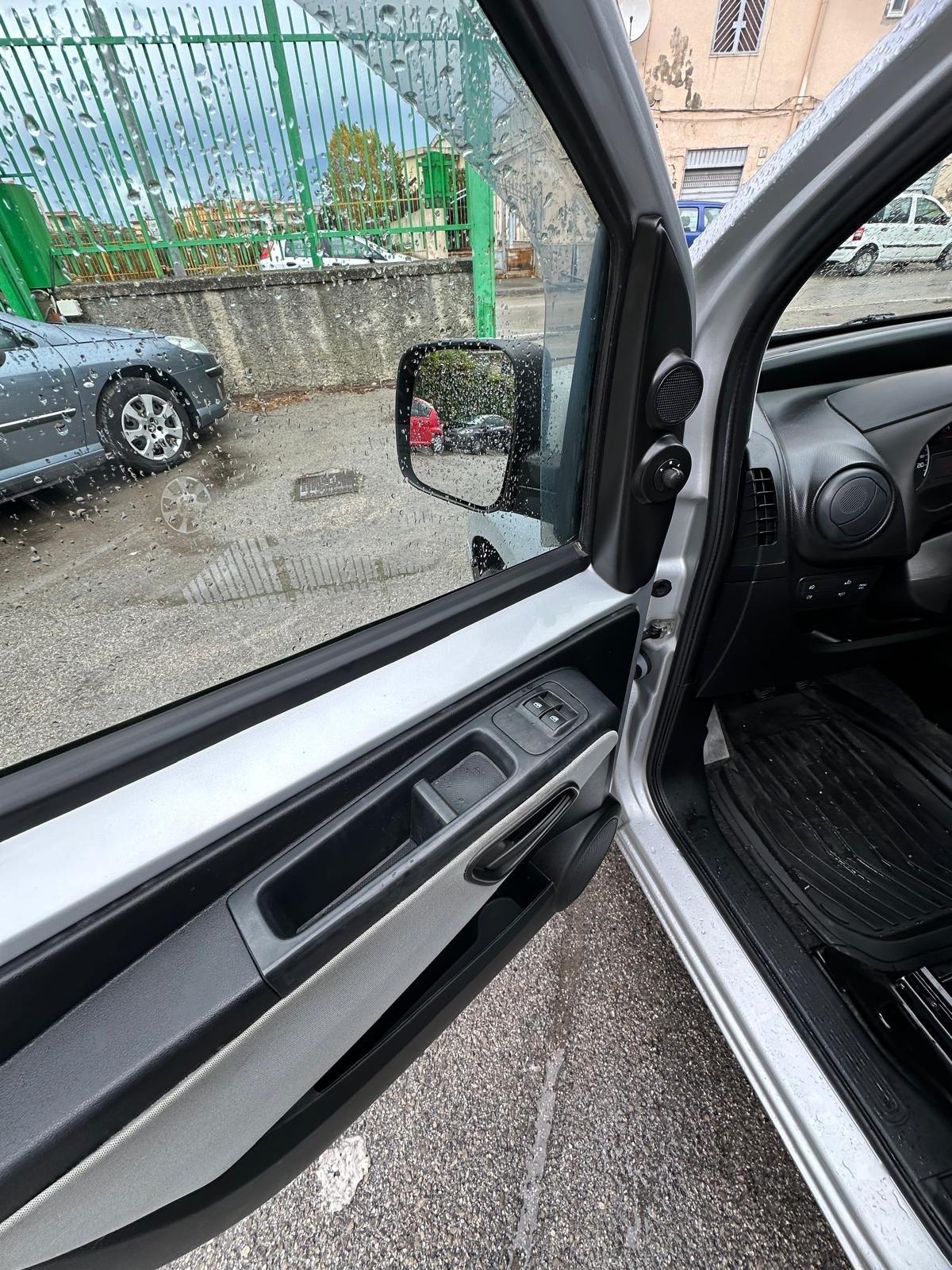 Fiat Qubo 1.4 8V 73 CV Active