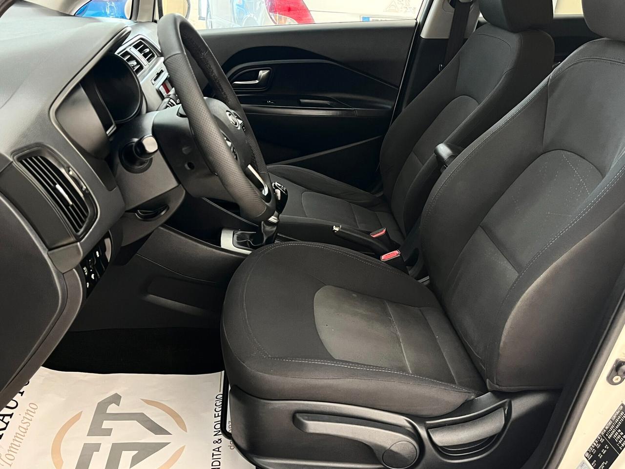 Kia Rio 1.4 CRDi WGT 5p. EX