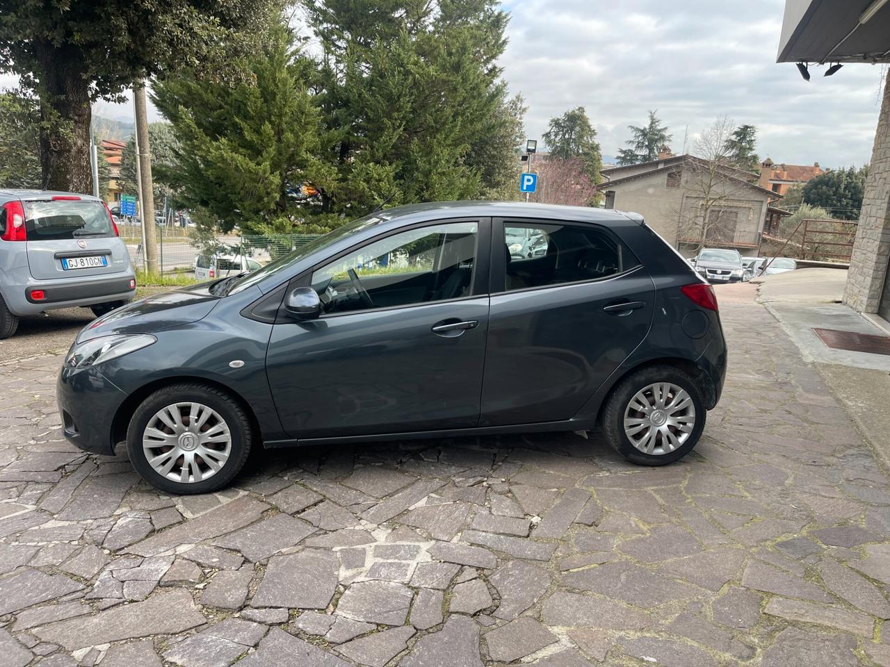 Mazda 2 Mazda2 1.3 16V 75CV 5p. Play Gen. GPL NEO PATENTATI