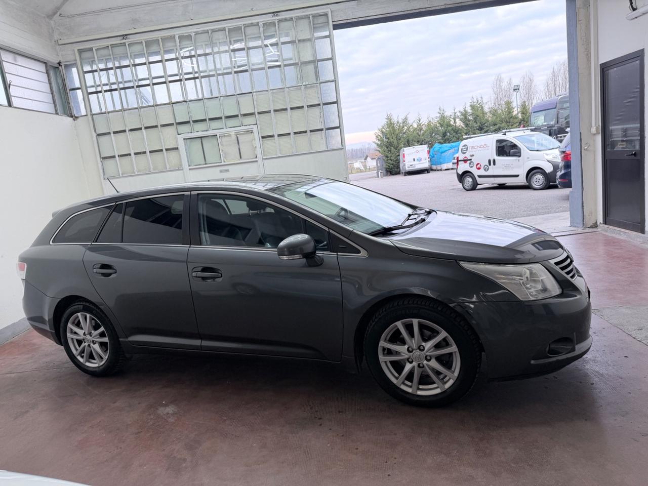 Toyota Avensis 2.2 D-Cat aut. Wagon Lounge