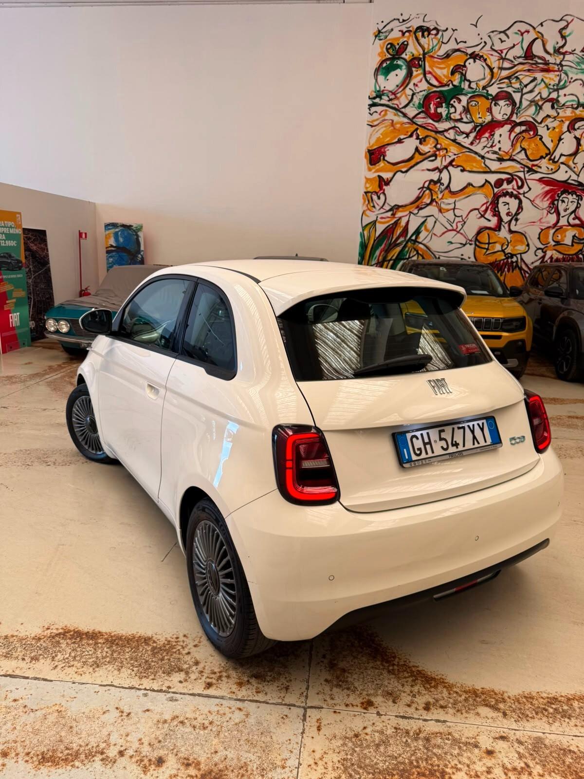 Fiat 500 500e Berlina 42 kWh Icon