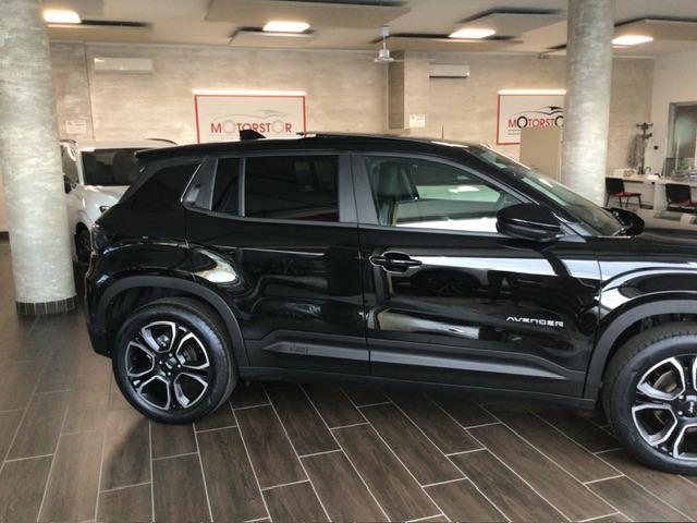 JEEP Avenger 1.2 AT6 MHEV Summit + Navi + Tetto