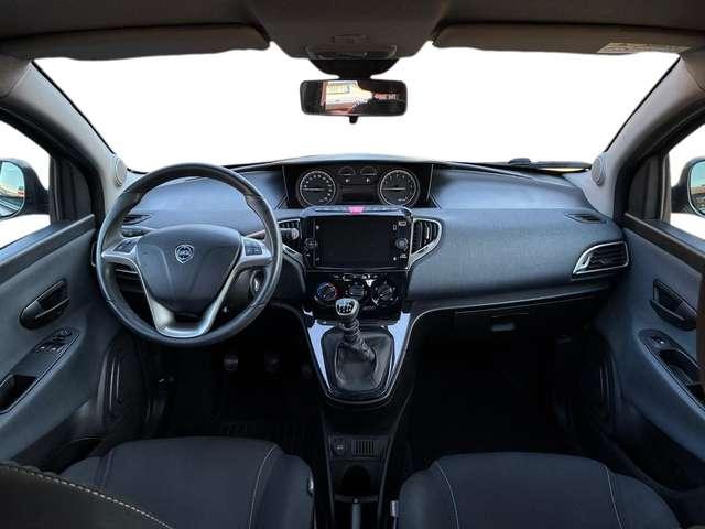 Lancia Ypsilon 1.0 firefly hybrid Gold s&s 70cv