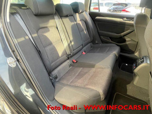 VOLKSWAGEN Passat Variant 1.6 TDI 120 CV DSG Business